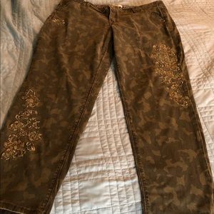 Ladies Camo pants